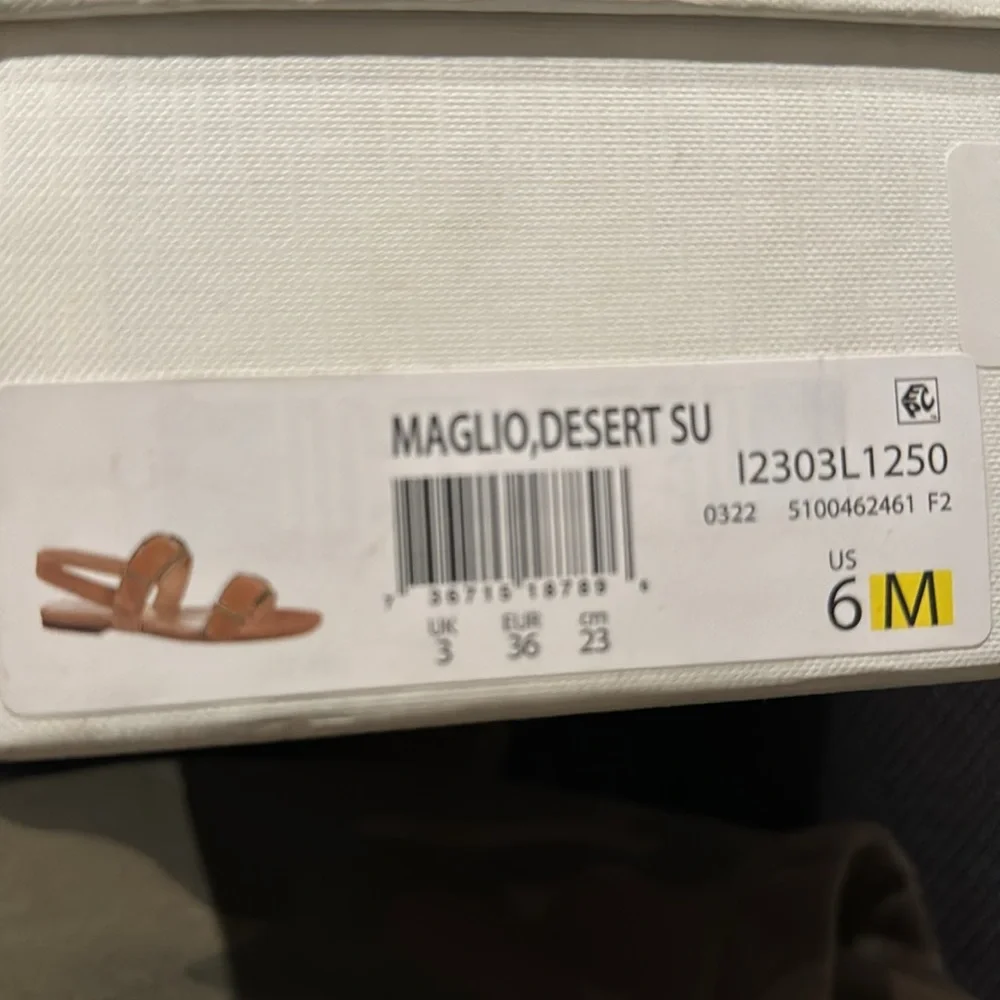 Brand NEW 6. Veronica Beard Maglio green suede gold buckle sandal - Picture 5 of 9